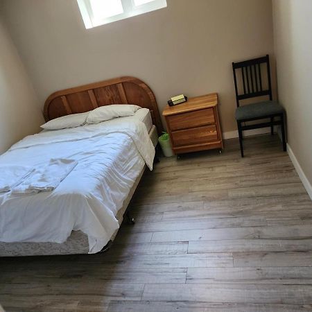 Economical Homestay Burnaby Eksteriør bilde