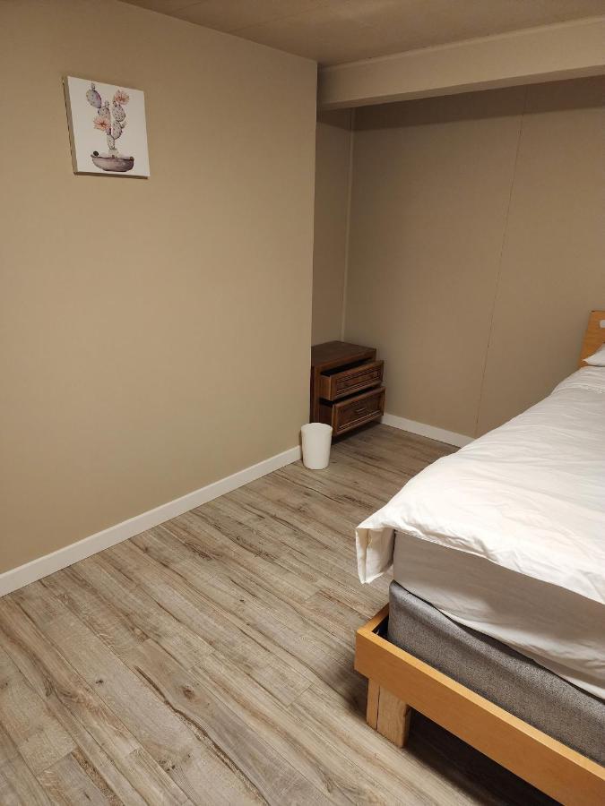 Economical Homestay Burnaby Eksteriør bilde
