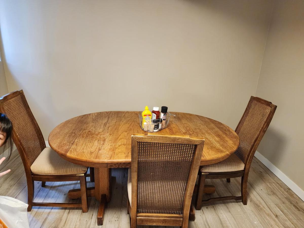 Economical Homestay Burnaby Eksteriør bilde